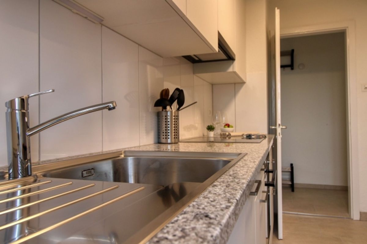 Furnished room in modernised apartment in a top location - 12