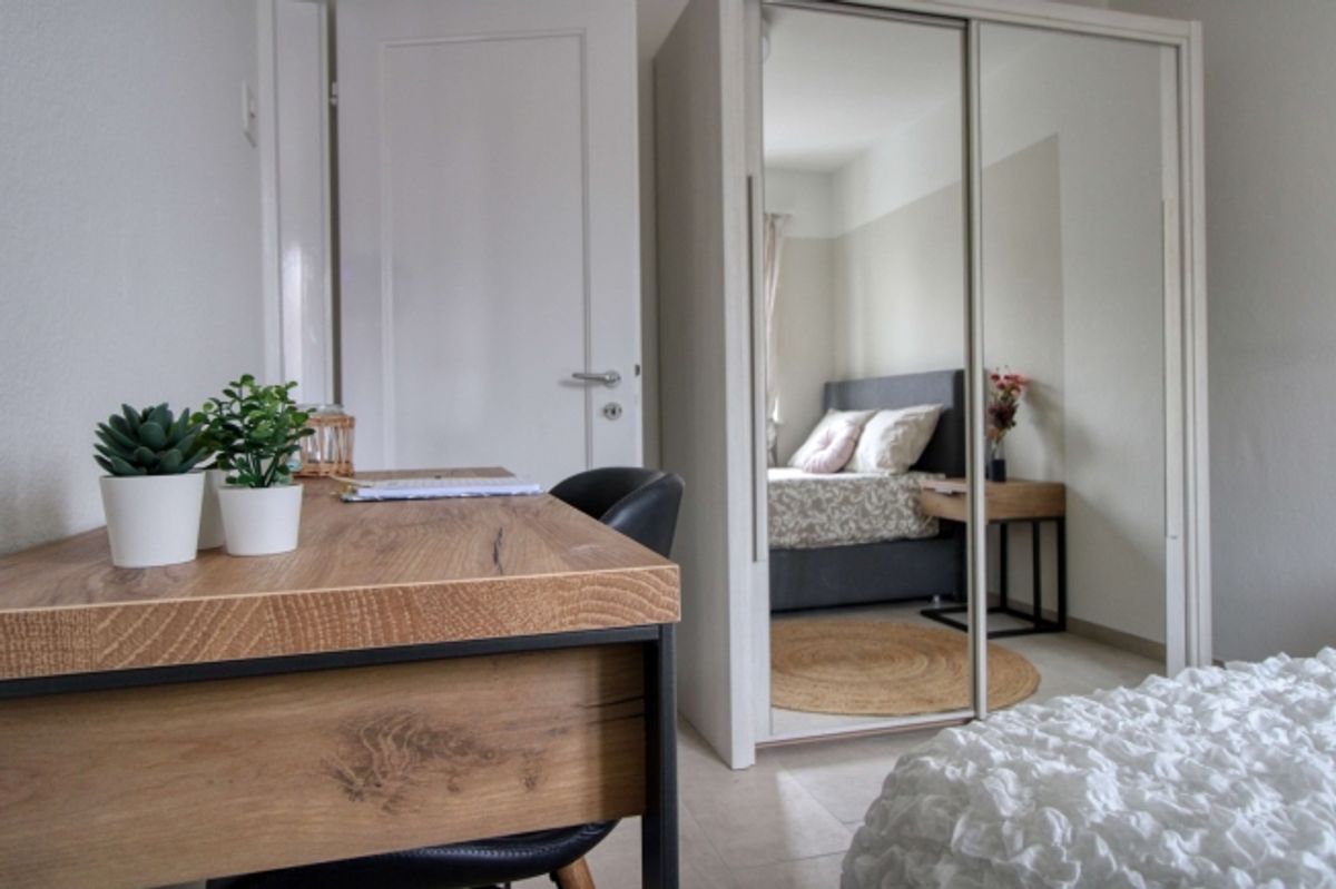 Furnished room in modernised apartment in a top location - 1