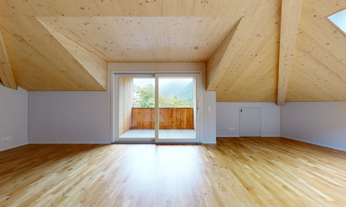 2.5-Zimmer-Attikawohnung mit Weitblick in Spiringen - 4