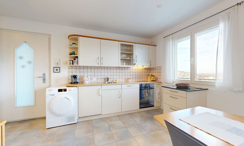 Lichtdurchflutete 1.5-Zimmerwohnung mit Weitsicht in Kriens - 3