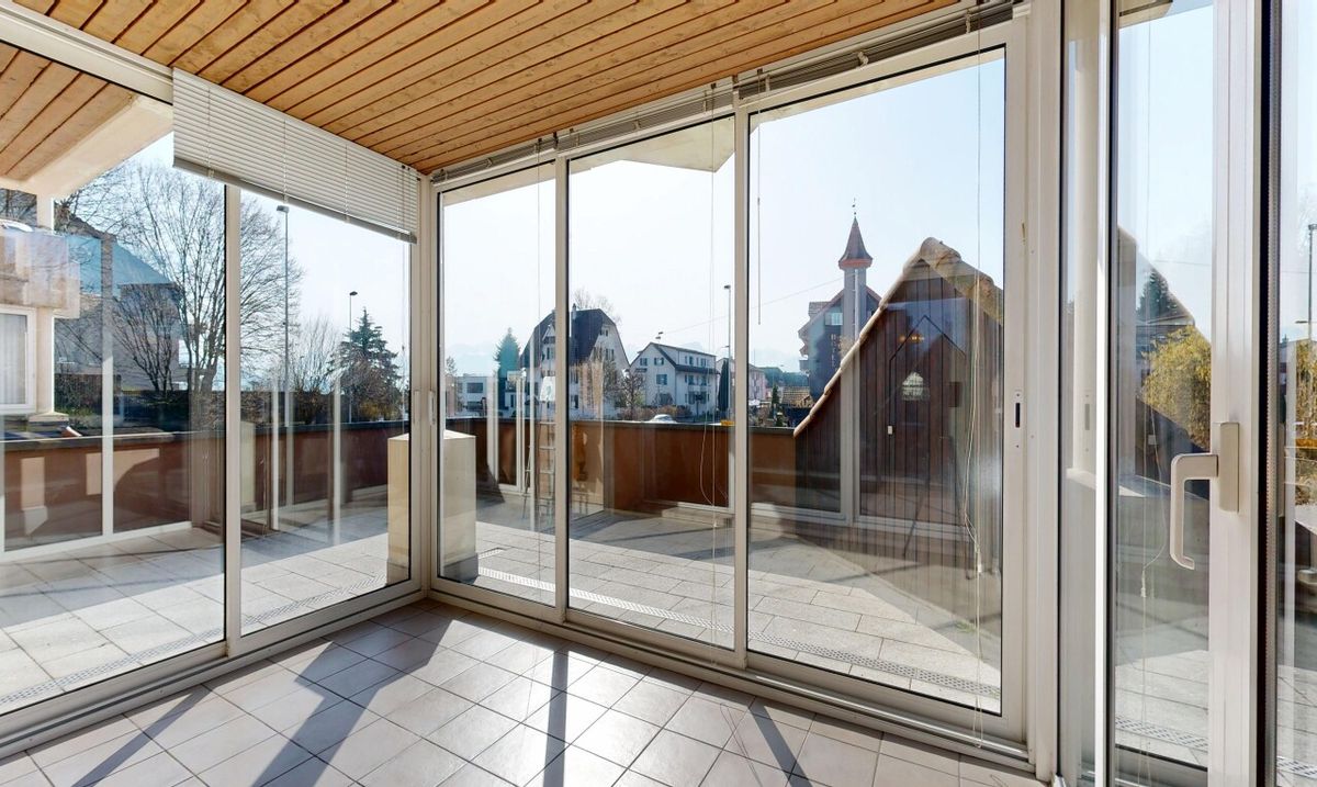4.5-Zimmerwohnung mit Terrasse, Wintergarten & Garage - 0