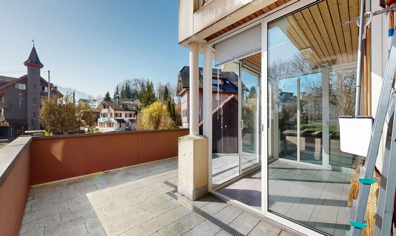 4.5-Zimmerwohnung mit Terrasse, Wintergarten & Garage - 4