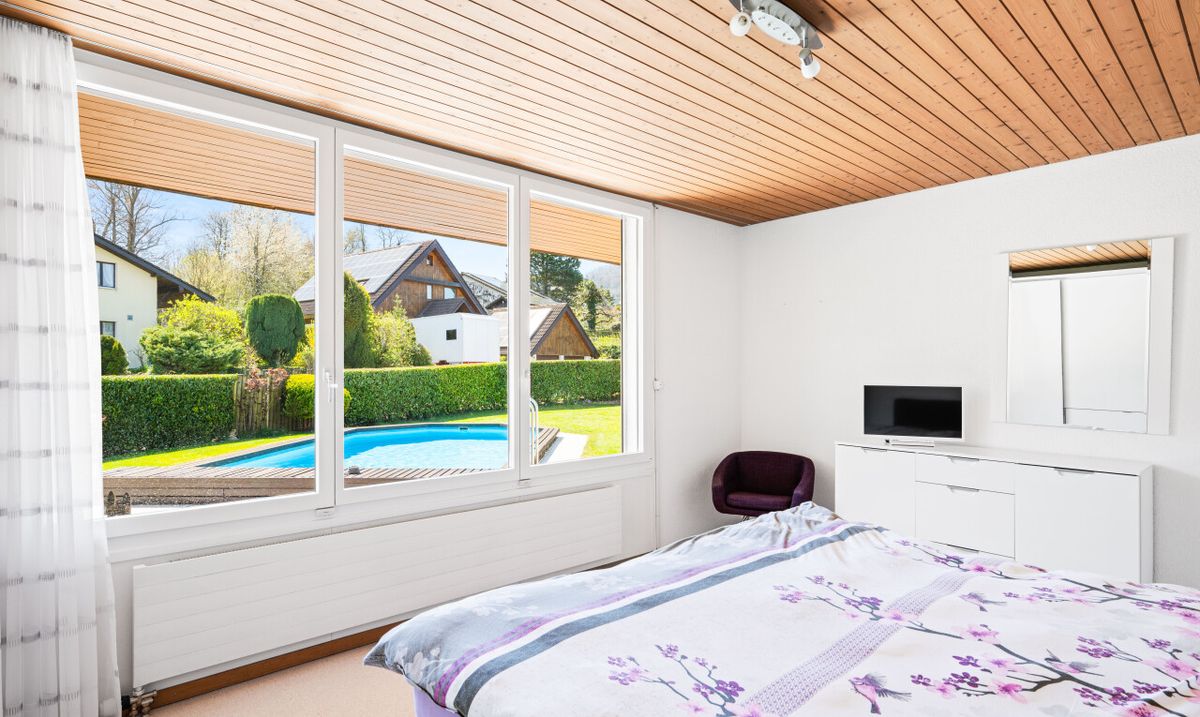 5.5 Zi. Familienparadies mit Pool, grossem Garten und Privatsphäre - 4