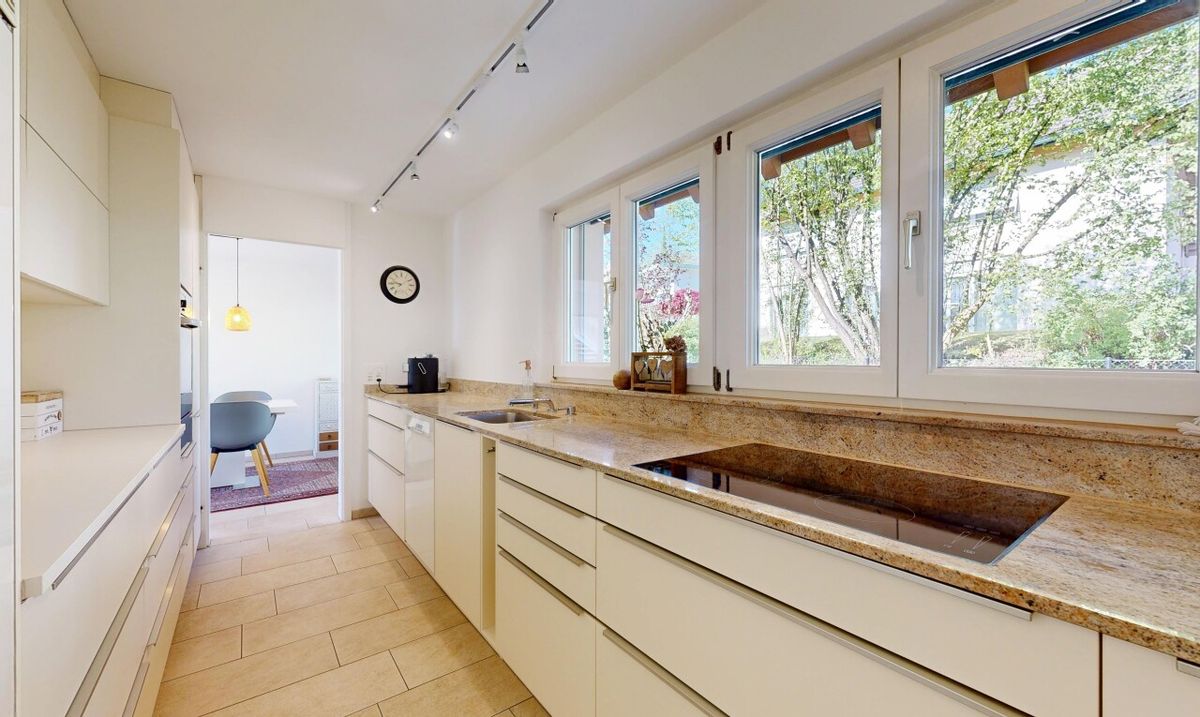 Schönes 5,5-Z.-EFH mit einer 3,5-Z.-Einliegerwohnung in Madetswil - 2
