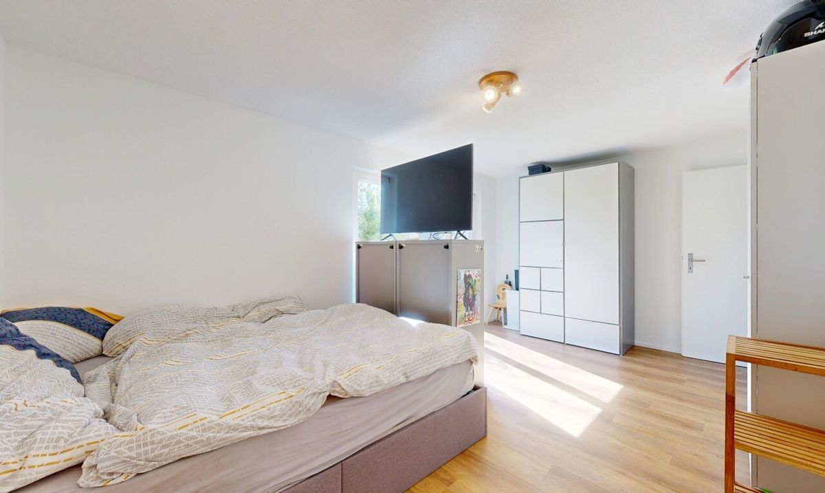 Schönes 5,5-Z.-EFH mit einer 3,5-Z.-Einliegerwohnung in Madetswil - 7