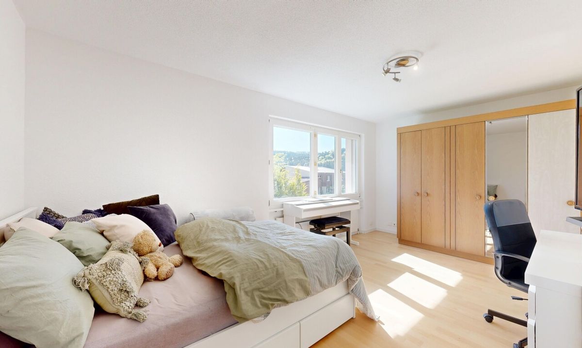 Schönes 5,5-Z.-EFH mit einer 3,5-Z.-Einliegerwohnung in Madetswil - 9