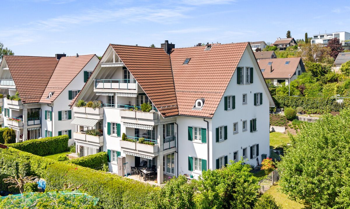 Helle 5.5-Zimmer-Dach-Maisonette-Wohnung mit Ausblick - 0
