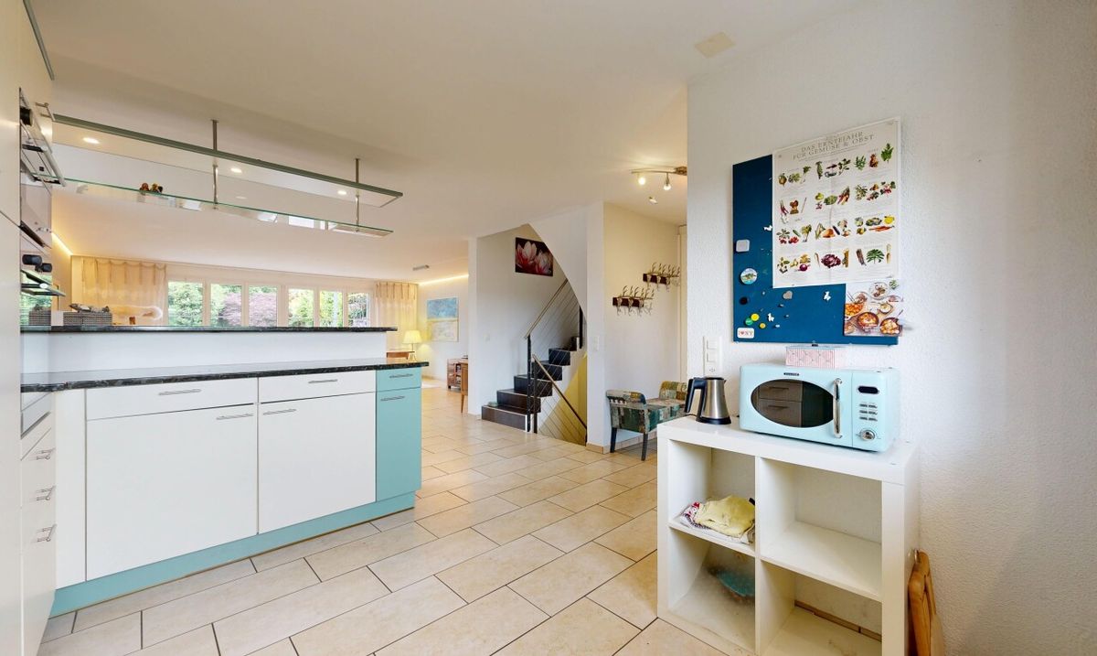 Grosszügige 5.5-Zimmer-Doppelhaushälfte in Mönchaltorf - 8