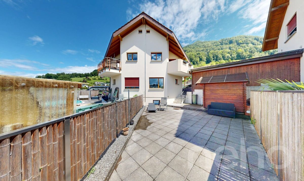 Doppeleinfamilienhaus mit Doppelcarport und Photovoltaikanlage - 2