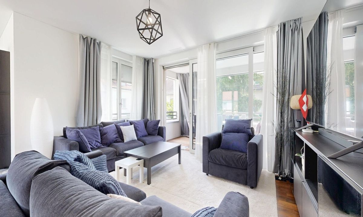 Neuwertige 3.5-Zimmer-Wohnung mit Balkon und Top-Ausstattung - 0