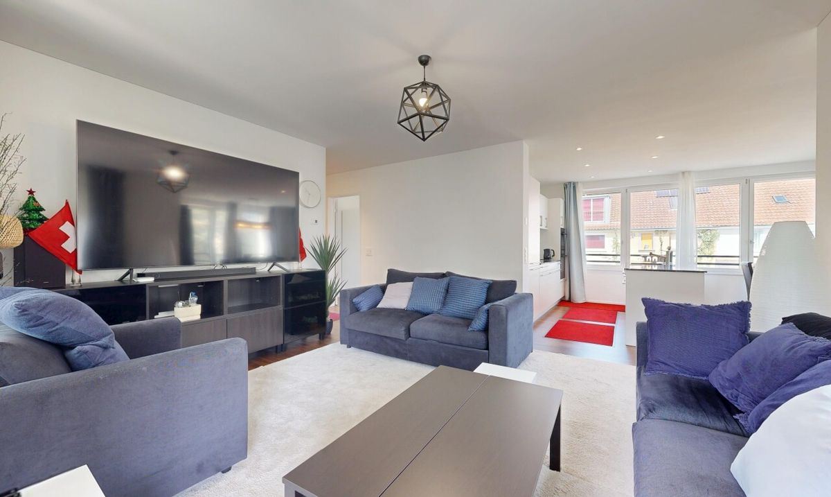 Neuwertige 3.5-Zimmer-Wohnung mit Balkon und Top-Ausstattung - 1