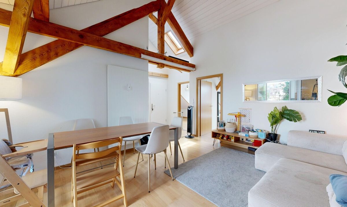 Charmante 3.5-Zimmer-Dachwohnung mit Balkon an ruhiger Lage in Basel - 1