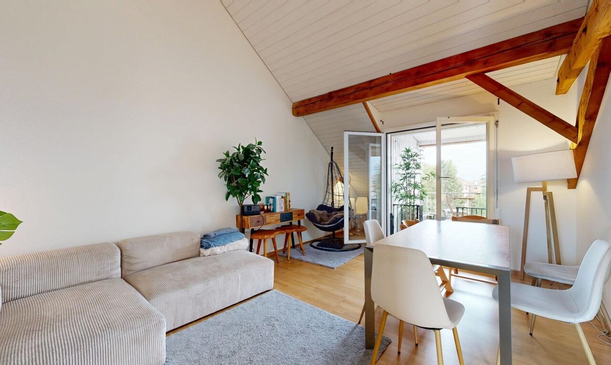Charmante 3.5-Zimmer-Dachwohnung mit Balkon an ruhiger Lage in Basel - 2