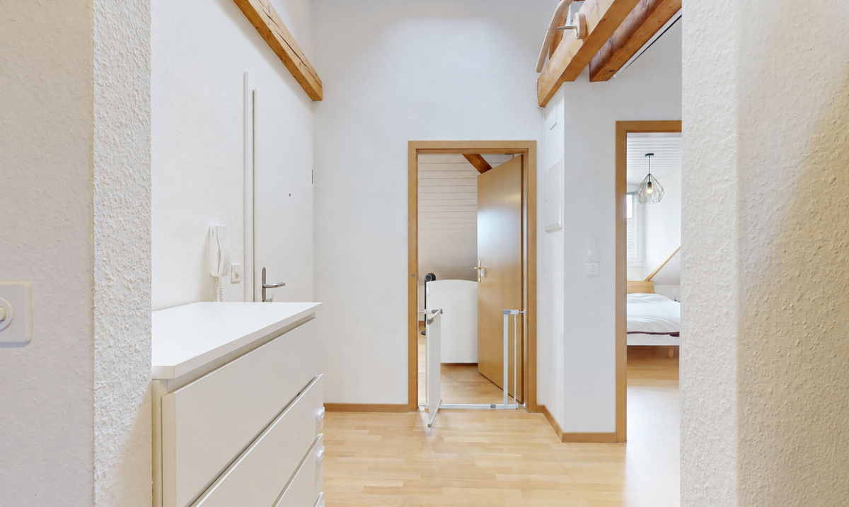 Charmante 3.5-Zimmer-Dachwohnung mit Balkon an ruhiger Lage in Basel - 3