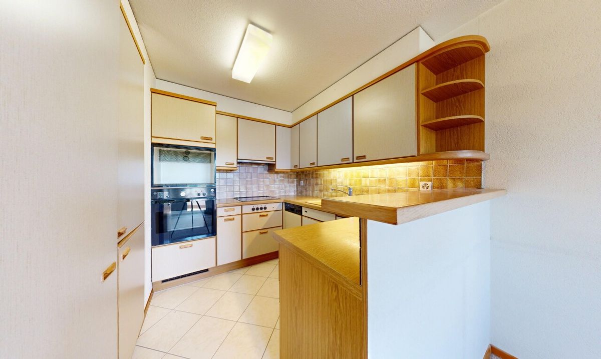 3.5-Zimmer-Wohnung in Dietikon mit Fernsicht und Potenzial - 1