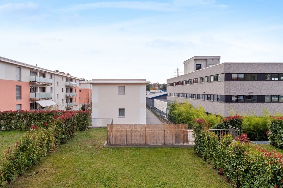 Appartamento di 3.5 locali in zona strategica con giardino - 0
