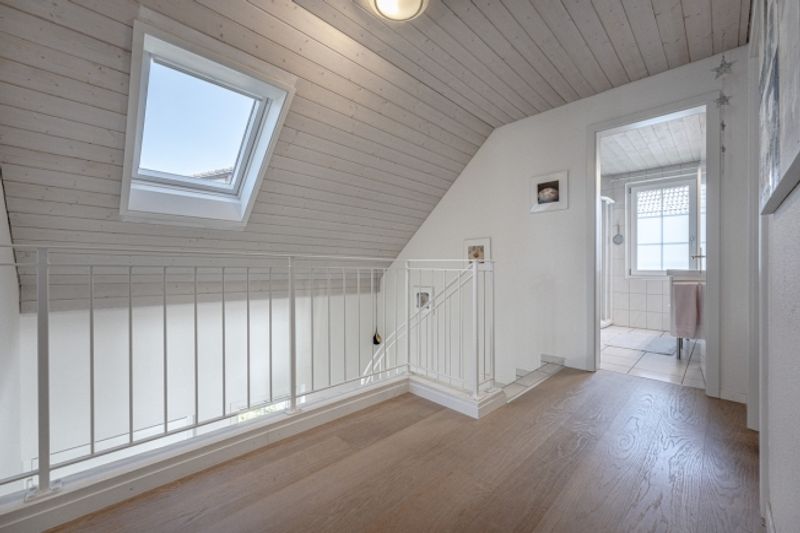 5.5-Zimmer-Einfamilienhaus mit 2.5-Zimmer-Einliegerwohnung - 9