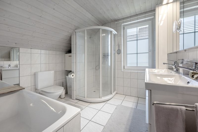 5.5-Zimmer-Einfamilienhaus mit 2.5-Zimmer-Einliegerwohnung - 10