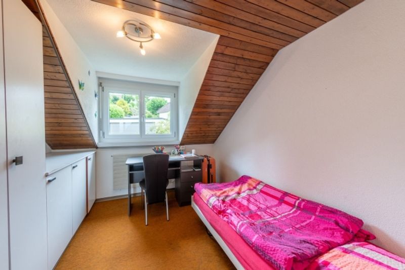 Ihr Rückzugsort mit Weitblick Freistehendes 6.5-Zimmer-Einfamilienhaus mit Gartenidylle - 12