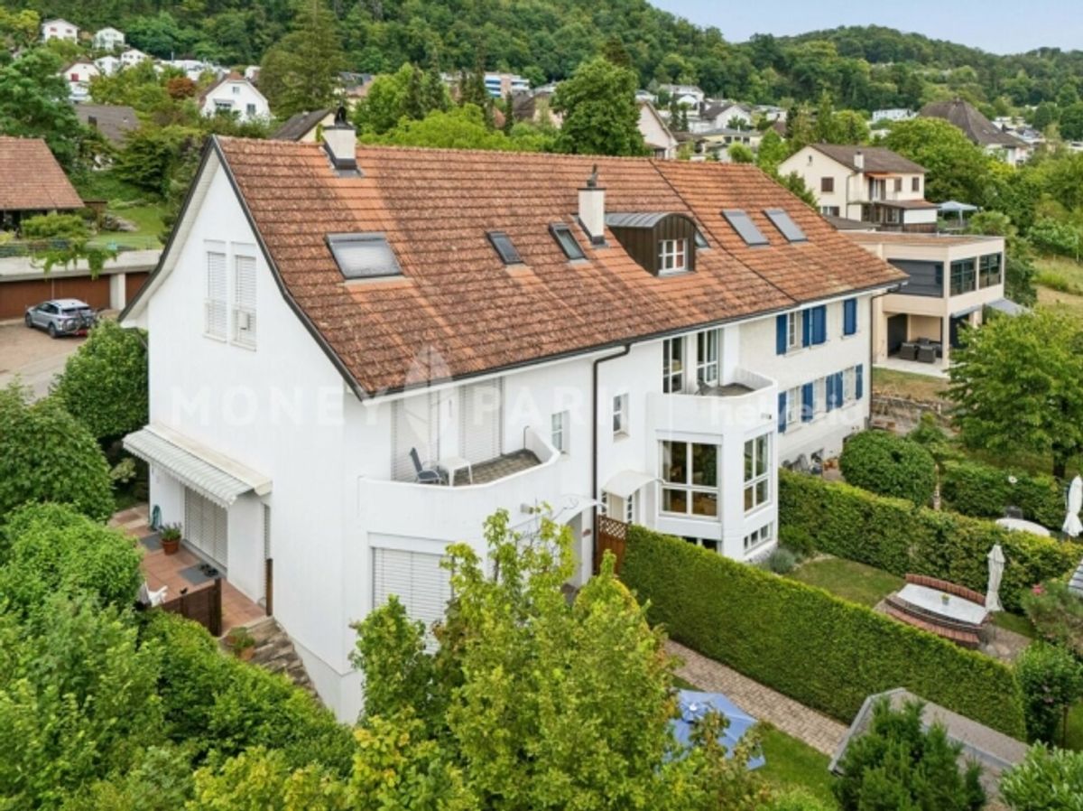 Attraktives 5.5-Zimmer-Reihenmittelhaus an familienfreundlicher Lage - 0