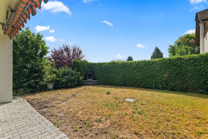 Familienfreundliches Reiheneckhaus mit zwei Gartenbereichen und schöner Weitsicht - 7