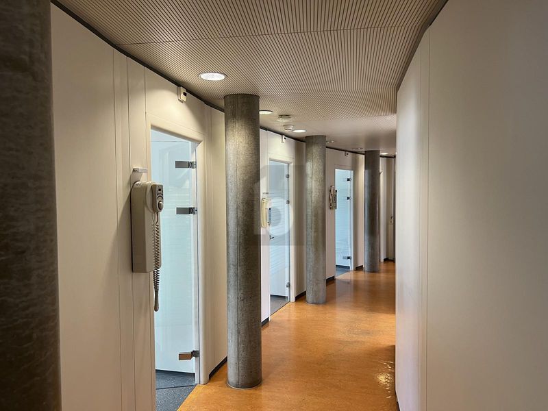 BUREAUX LUMINEUX SUR LA PLACE CHAUDERON ! - 5