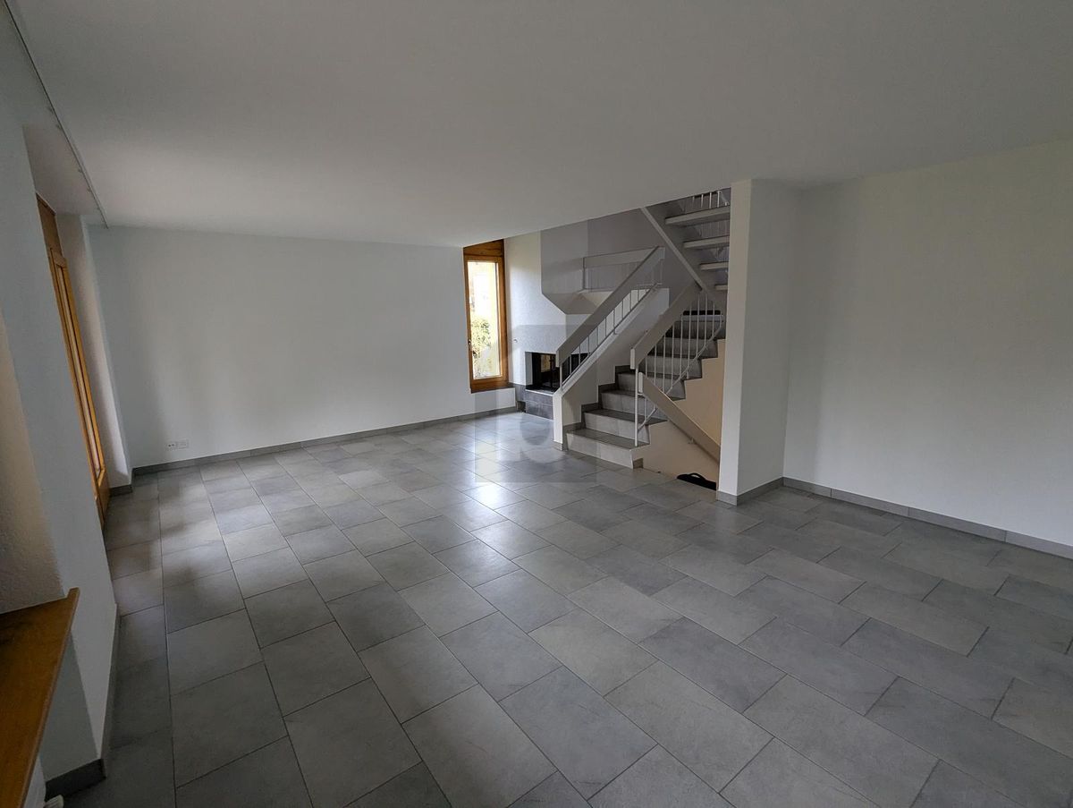 RUHEOASE MIT OFFENEM GRUNDRISS UND GARTEN - 0