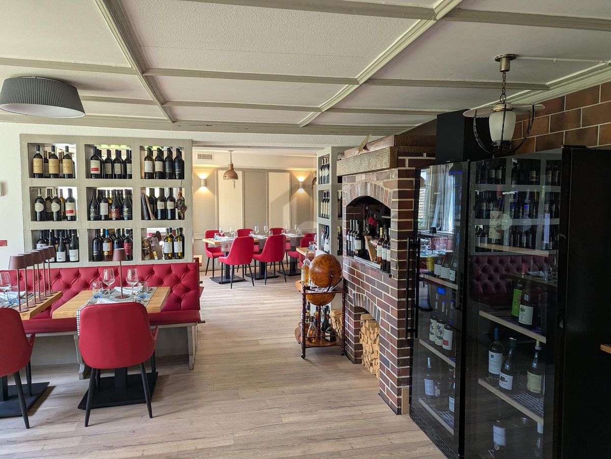RESTAURANT MIT TERRASSE UND ZWEI WOHNUNGEN - 0