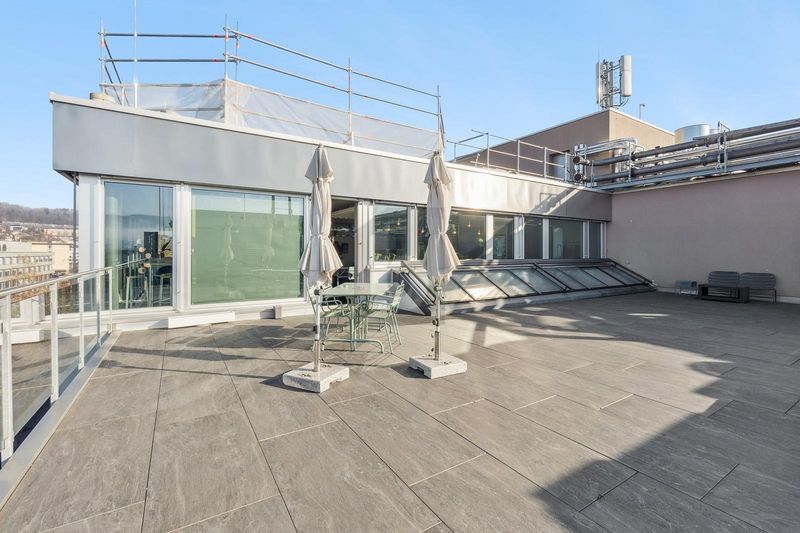 SMART-OFFICE IM PULSIERENDEN KREIS 5 - 5