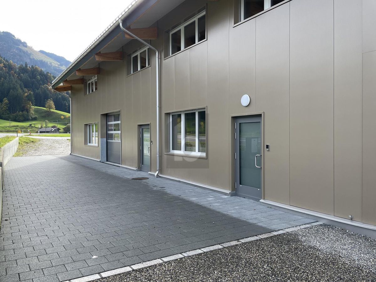 NEUBAU FÜR MASSGESCHNEIDERTE BEDÜRFNISSE - 0