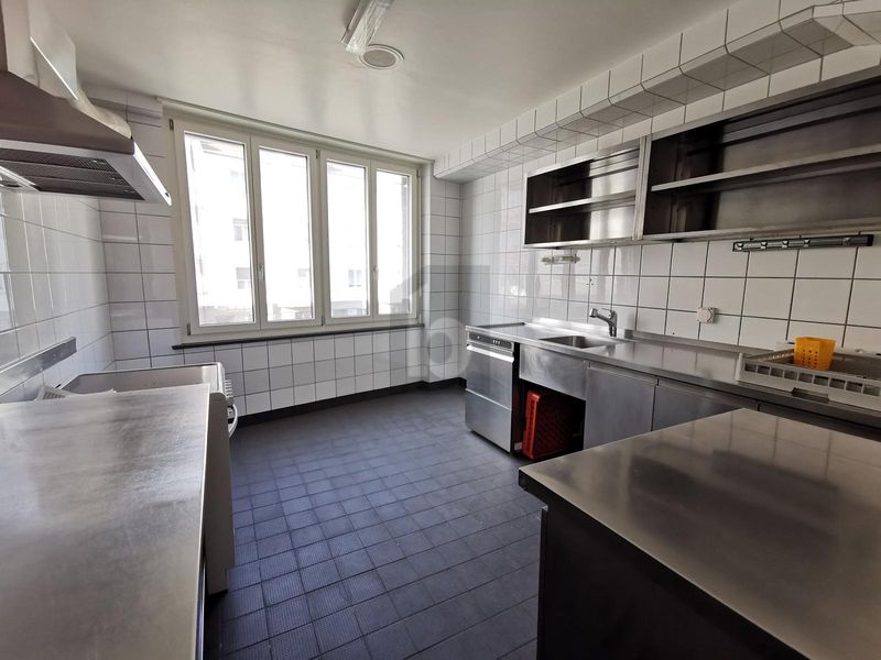 ZENTRALE LAGE, VIELE NUTZUNGSMÖGLICHKEITEN - 3