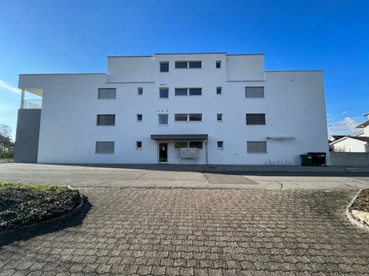 Einstellhallenplatz zu vermieten. - 0