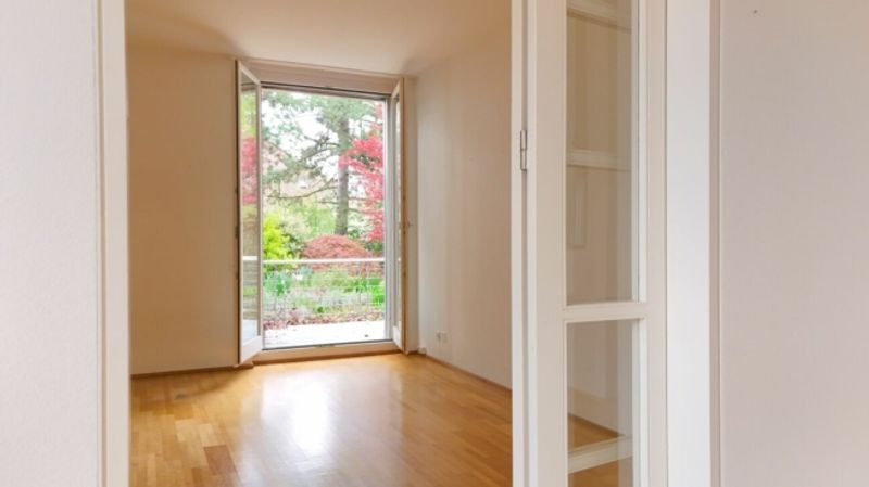 Exklusive Gartenwohnung mit Cheminée & 2 Terrassen  - Bruderholz - 6