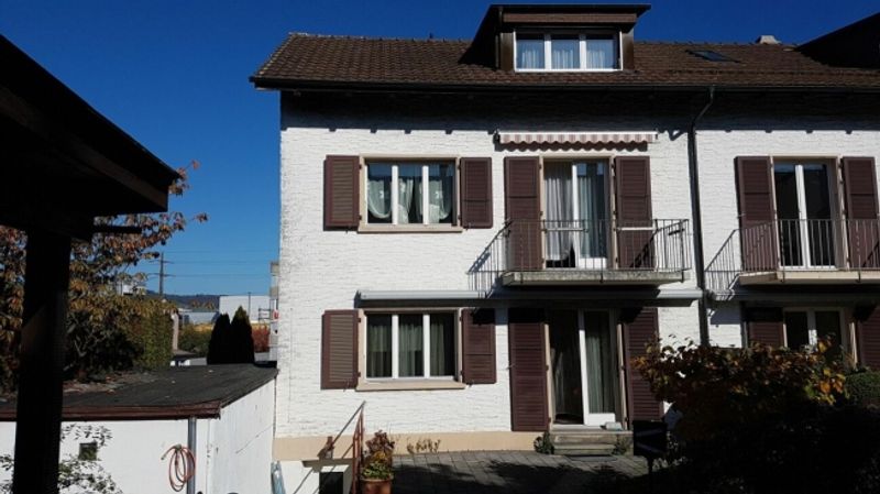 Gepflegtes 6-Zimmer-Reiheneckhaus mit Garage an attraktiver Lage - 1