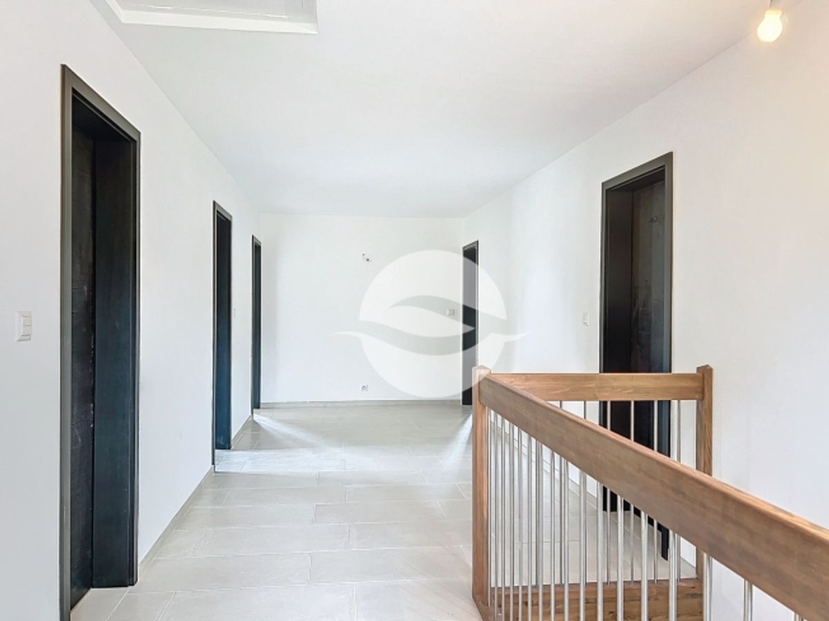 Wunderschönes freistehendes Haus, komplett renoviert! - 7