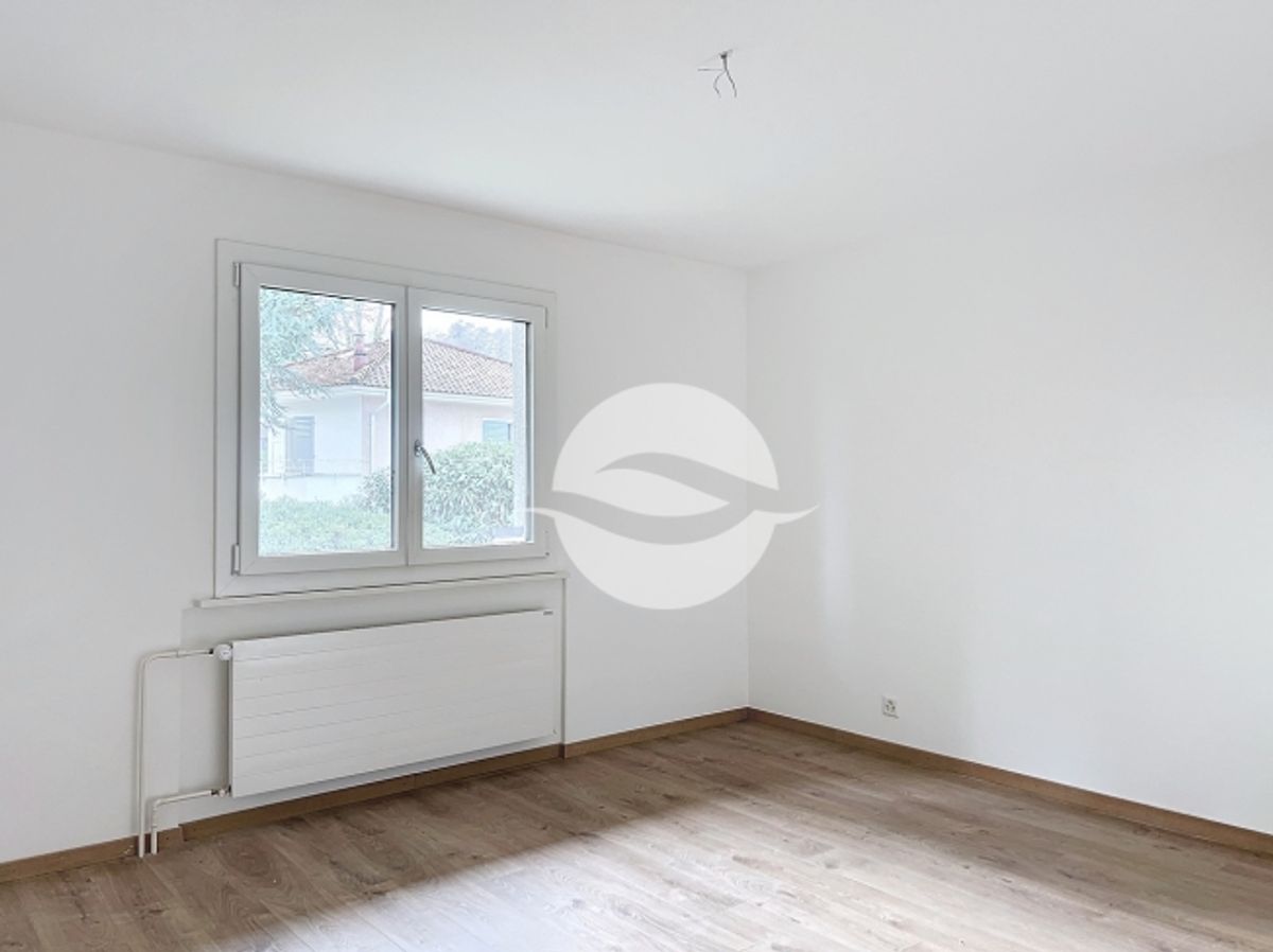 Wunderschönes freistehendes Haus, komplett renoviert! - 8