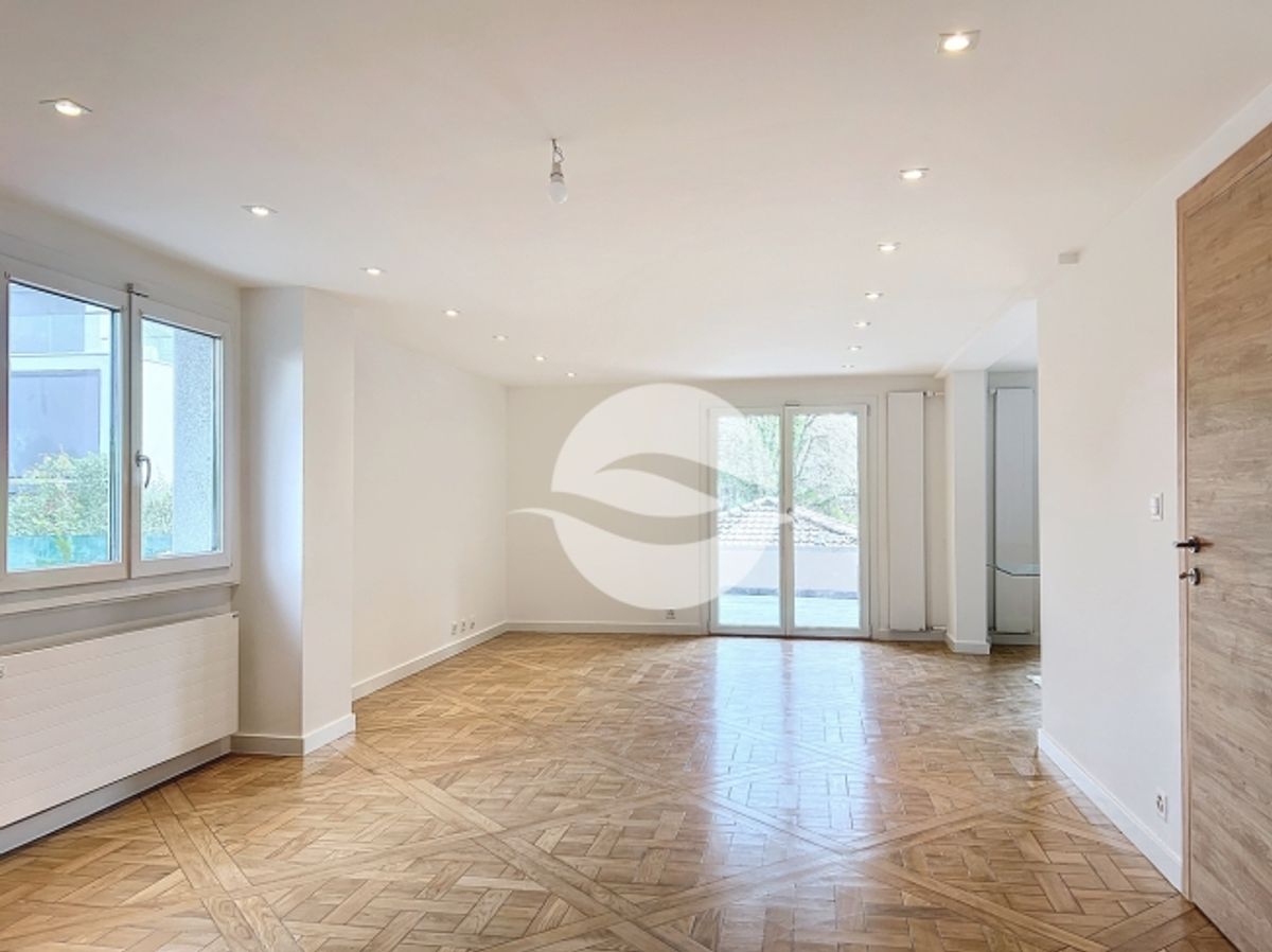 Wunderschönes freistehendes Haus, komplett renoviert! - 2