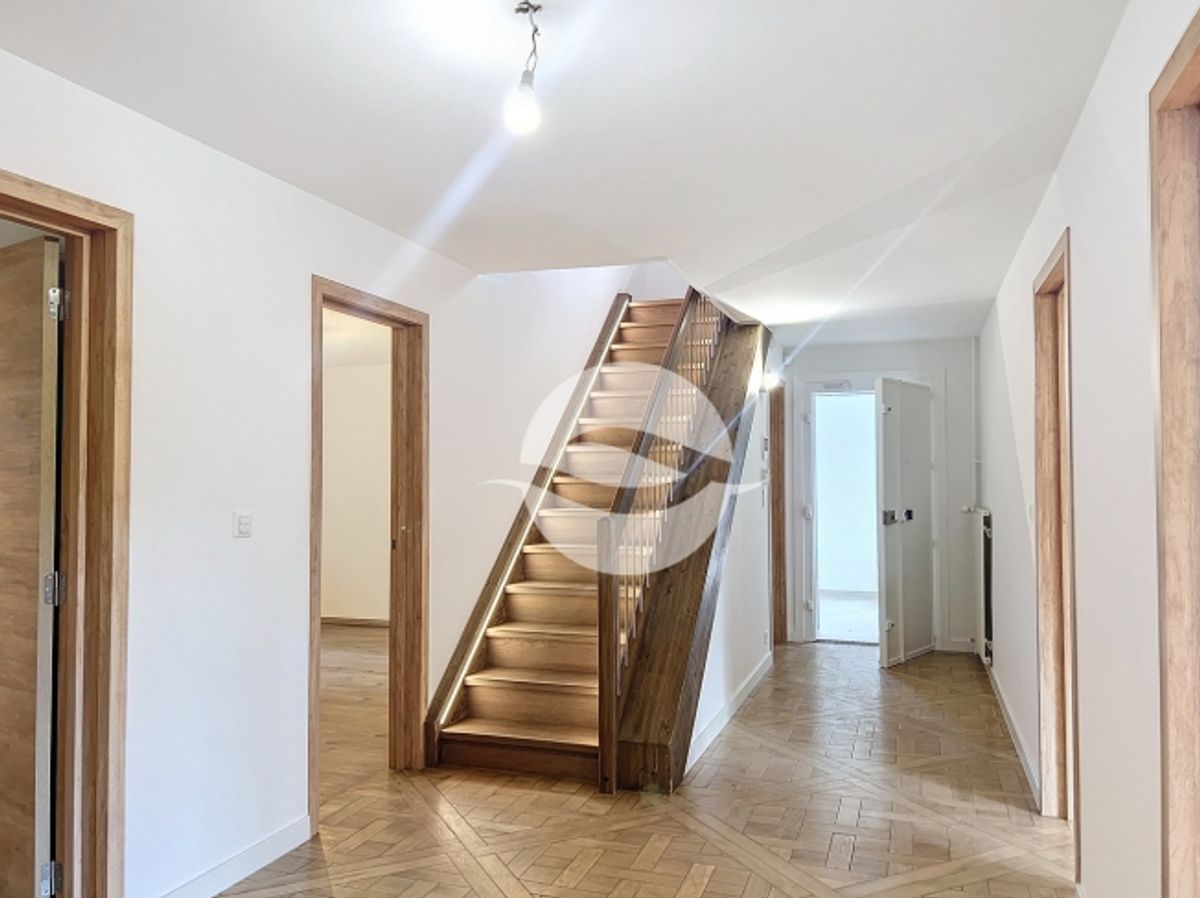 Wunderschönes freistehendes Haus, komplett renoviert! - 6