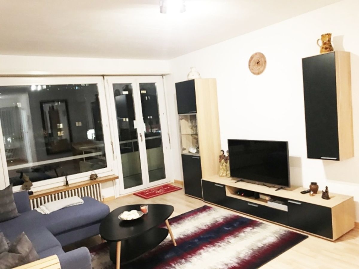 Möblierte 3,5-Zimmer-Wohnung mit Balkon und wunderschöner Aussicht in Wallisellen - 1