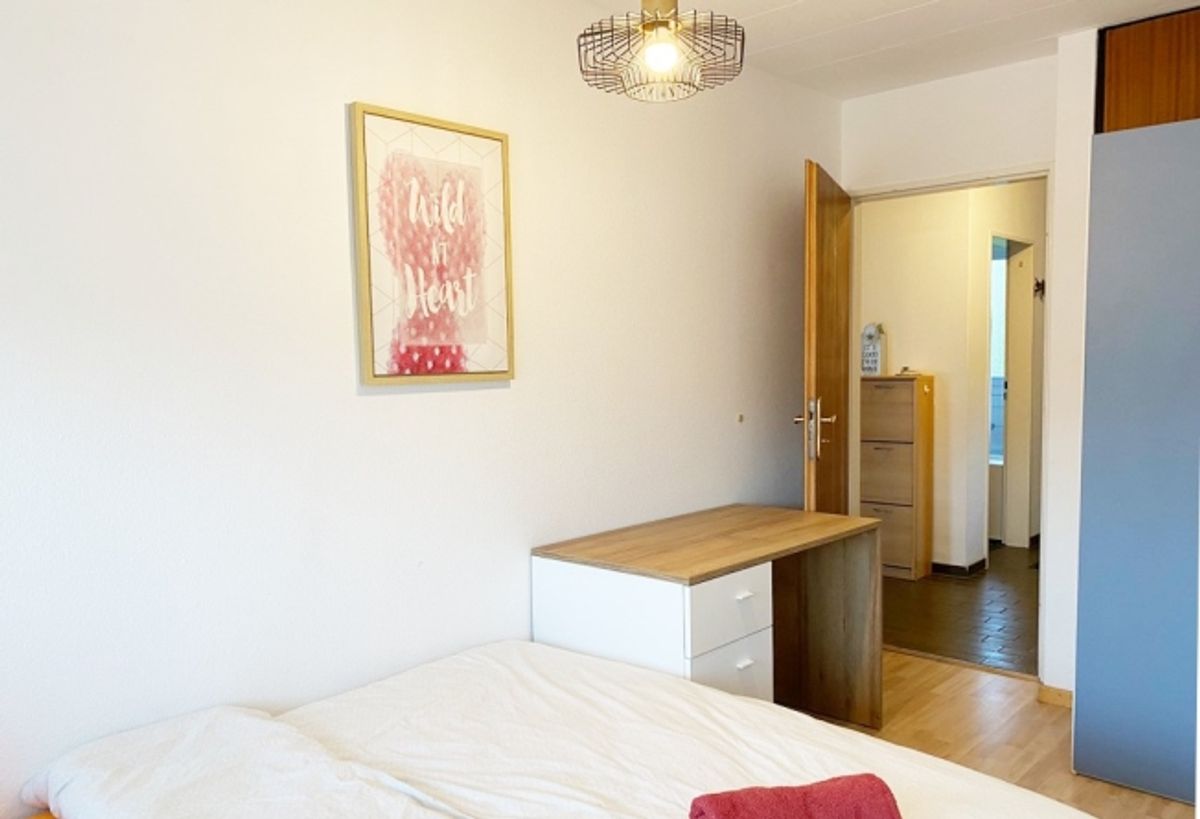 Möblierte 3,5-Zimmer-Wohnung mit Balkon und wunderschöner Aussicht in Wallisellen - 6