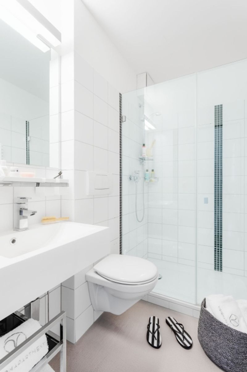 Zimmer mit 2 Betten, Küchenzeile – wöchentliche Reinigung inklusive - 5