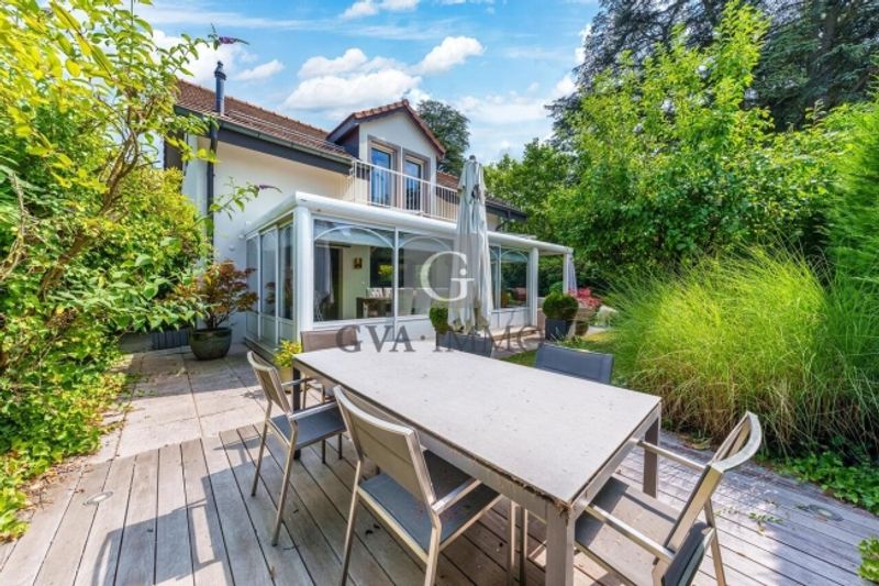 Elegante renovierte Villa mit Garten im Herzen von Vésenaz - 4