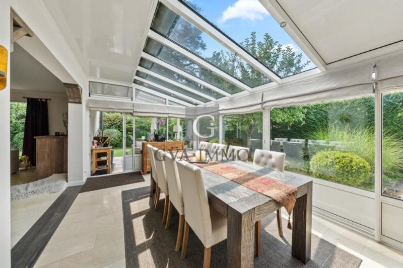Elegante renovierte Villa mit Garten im Herzen von Vésenaz - 8