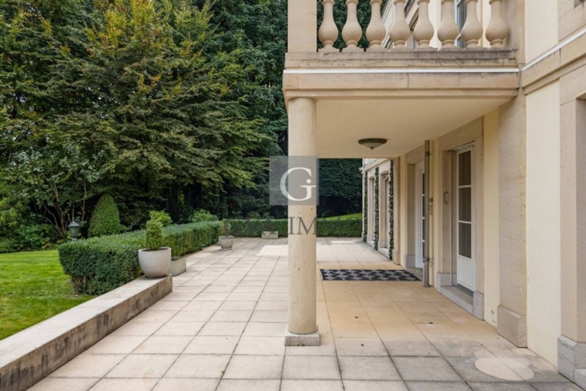 Elegantes privates Hotel mit privatem Garten und Innenpool - 1