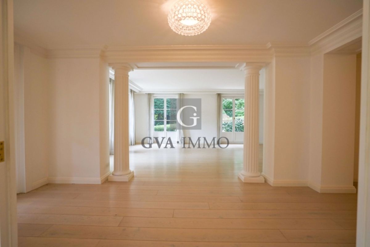 Elegantes privates Hotel mit privatem Garten und Innenpool - 2