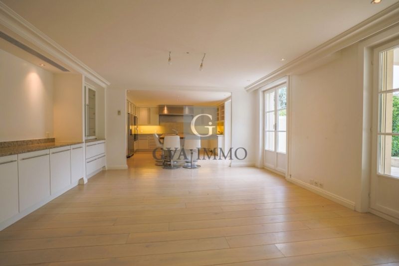 Elegantes privates Hotel mit privatem Garten und Innenpool - 9