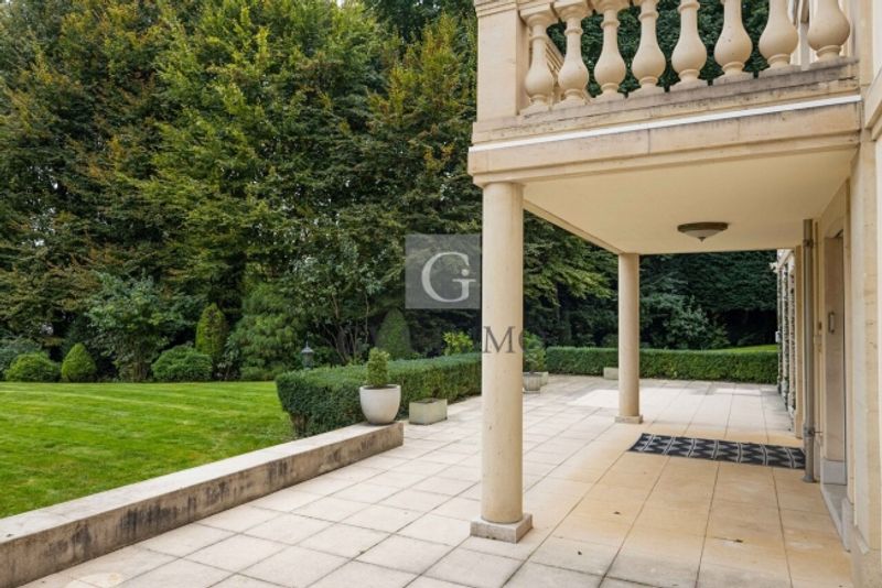 Elegantes privates Hotel mit privatem Garten und Innenpool - 10