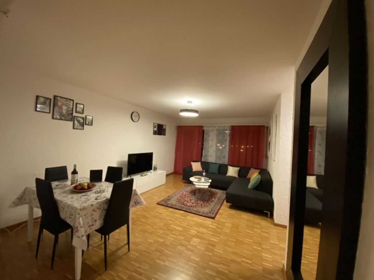 Voll möblierte 2,5-Zimmer-Wohnung in Opfikon | Kurzzeitvermietung | Balkon | Private Wäscherei - 2
