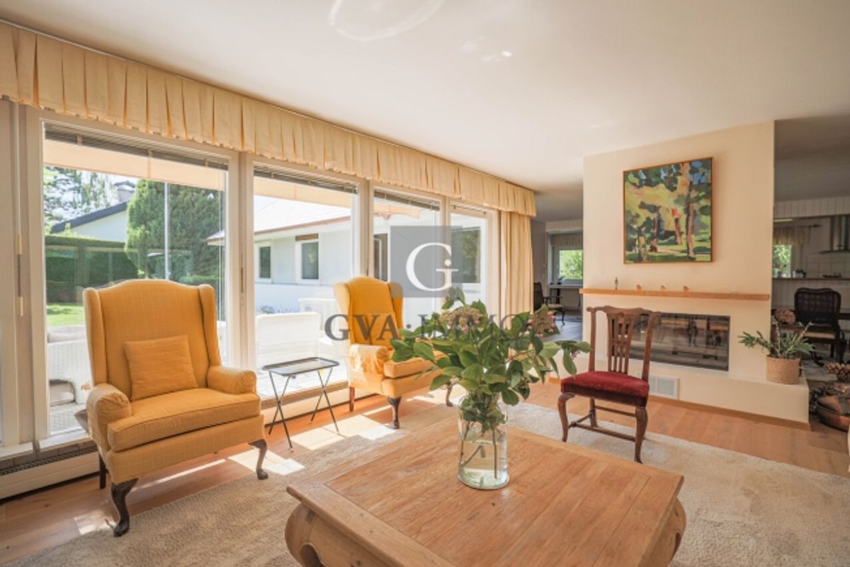 Wunderschöne Villa in absoluter Ruhe auf einem wunderschön bepflanzten Grundstück - 1