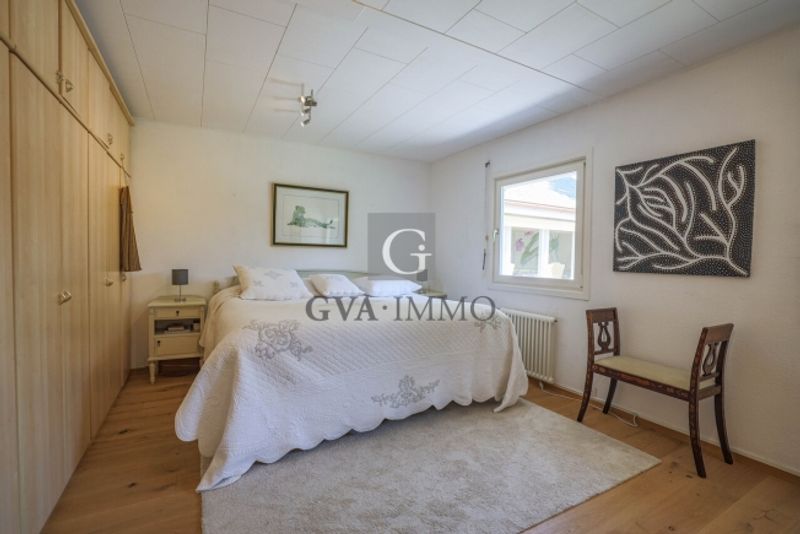 Wunderschöne Villa in absoluter Ruhe auf einem wunderschön bepflanzten Grundstück - 8